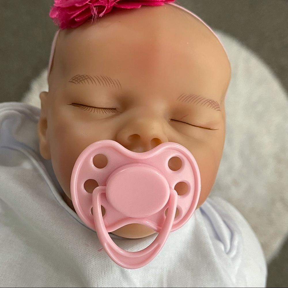 Reborn life-like infant doll Happy Day cloth body - Picture 9 of 9